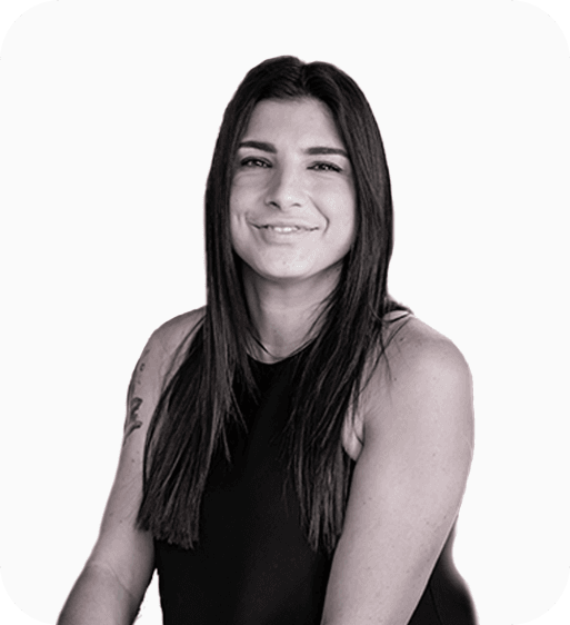Portrait d'une candidate souriante